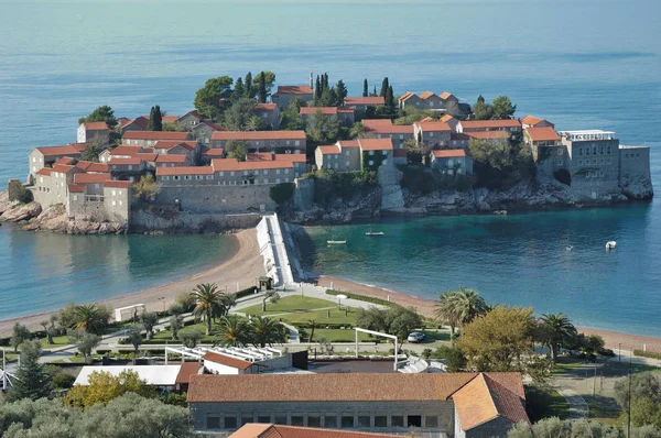 Sveti Stefan - une station balnéaire au Monténégro, sur la Riviera de Budva — Photo