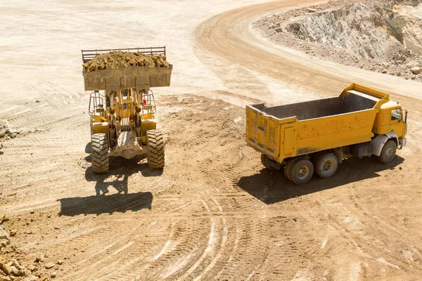 açılışta benim çalışma buldozer kamyon yükleme