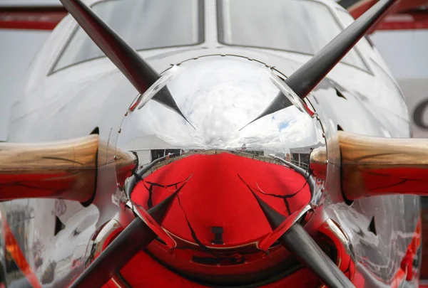 Bir vintage uçak pervane motoru soyut kadar kapatın — Stok fotoğraf