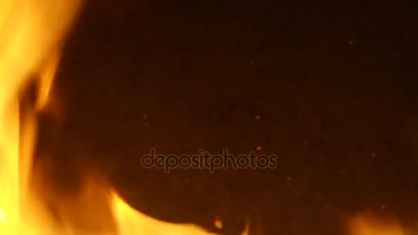 在夜间火焰作为背景 — 图库视频影像