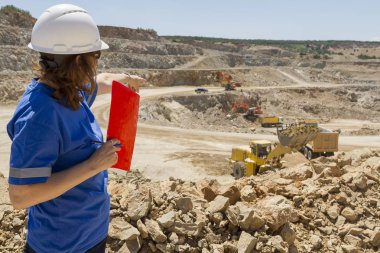 kadın mühendis açık ocağı 