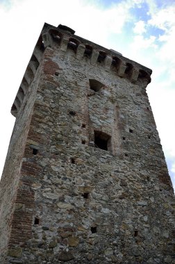 Akdeniz kıyısında Nişangah Saracen eski kule