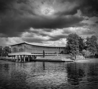Halmstad Library bw