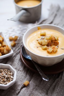 Tatlı patates ve Hindistan cevizi çorbası