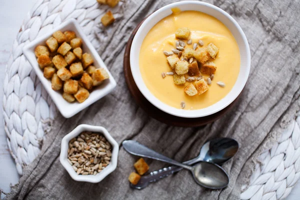 Tatlı patates ve Hindistan cevizi çorbası — Stok fotoğraf