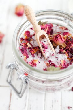 Ev yapımı banyo tuzu 