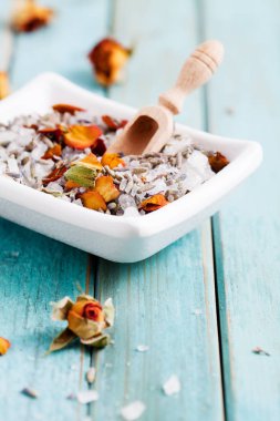 Ev yapımı banyo tuzu 