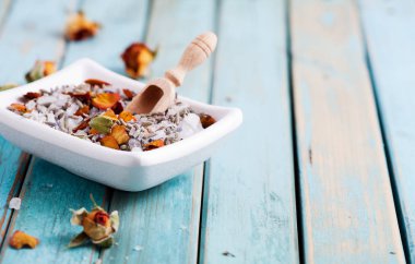 Ev yapımı banyo tuzu 