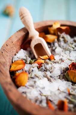 Ev yapımı banyo tuzu 