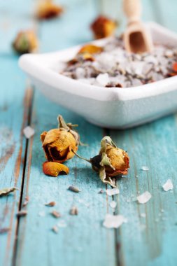 Ev yapımı banyo tuzu 