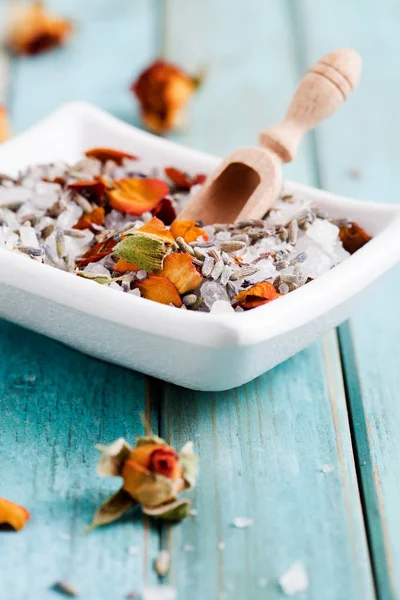 Ev yapımı banyo tuzu 