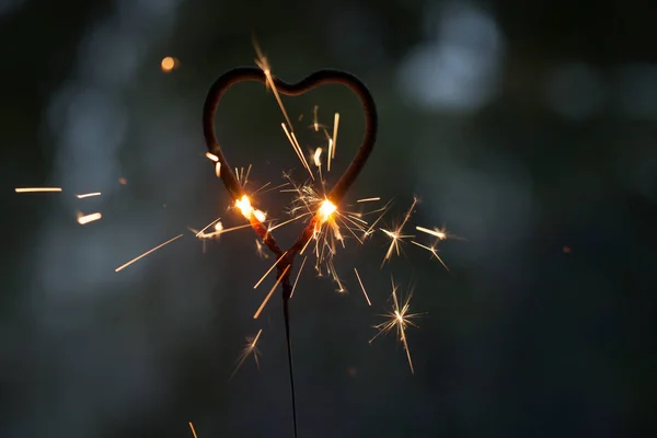 Heart shape sparkler — Stock Photo, Image