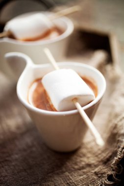 Çikolata beyaz marshmallow ile