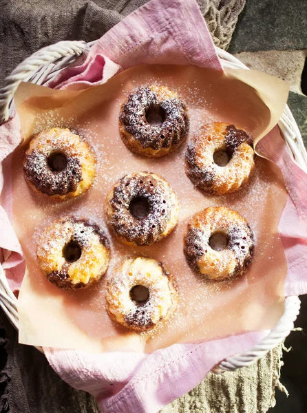 Kuchen mit Puderzucker — Stockfoto