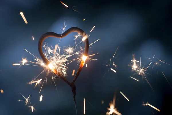 Heart shape sparkler — Stock Photo, Image