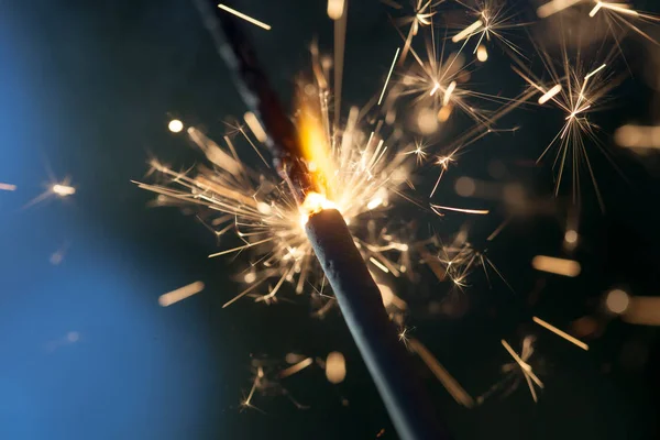 Sparkler burning in the dark — Stock Photo, Image