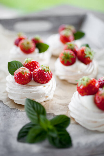 Mini pavlova with strawberries