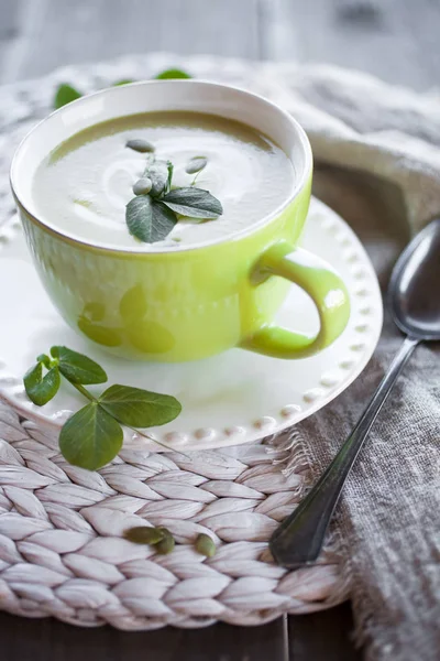 Grüne Erbsensuppe — Stockfoto