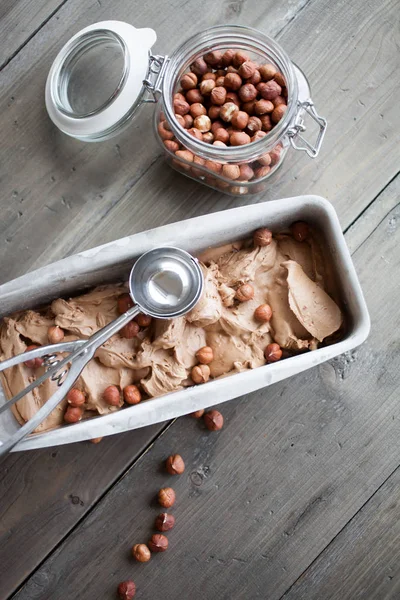 Gelado de avelã de chocolate — Fotografia de Stock