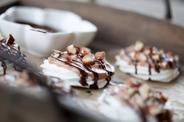 Mini pavlova with hazelnut cream — Stock Photo, Image