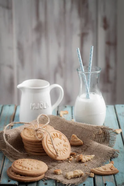 Cookies and glass of milk — Stock Photo, Image