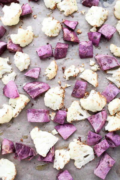 Chou Fleur Blanc Patates Douces Violettes — Photo