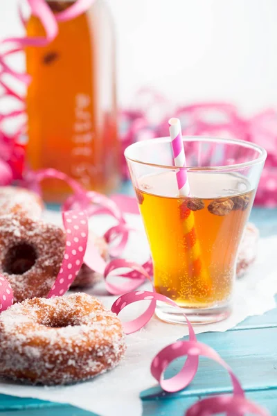 Traditionelle Finnische Sima Und Zuckerhaltige Donuts — Stockfoto