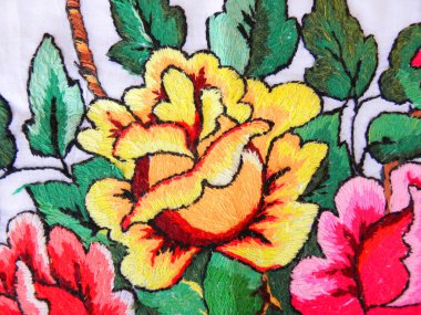  Beyaz arka planda narin bir gül çiçeği, etnik kumaş dekoru, Ukrayna halk nakışı