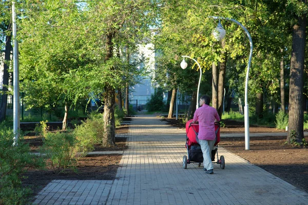 Kazan, Ryssland - 25 oktober 2016. Byggnaden av det centrala kontoret aktiebolag affärsbank "Ak Bars" — Stockfoto