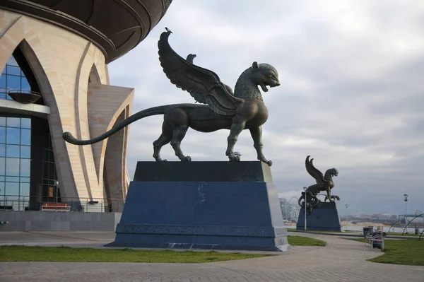 Kazan, Russia - October 25, 2016: Statue of winged Barses - symb — Stock Photo, Image