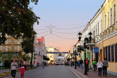 Grodno, Belarus - 02 Eylül 2012: Yaya sokakta G