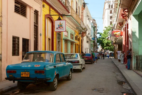 Veterán autók Havanna utca — Stock Fotó