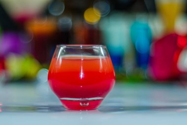 cam çekim, kırmızı viol ile kombinasyonu için renkli içki