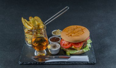 alev ızgara stack çift çizburger, marul, domates, t
