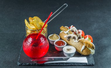 huysuz ot ekmek Güney kızarmış tavuk, mayonez, lettu