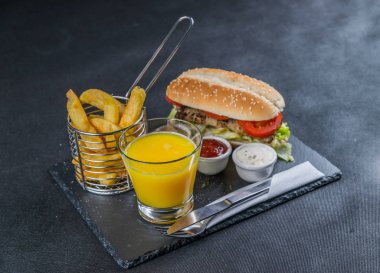 Sol Görünüm susam, aromalı wi ile bir beyaz ekmek üzerinde