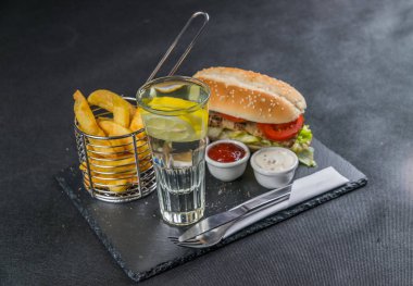 Sol Görünüm susam, aromalı wi ile bir beyaz ekmek üzerinde