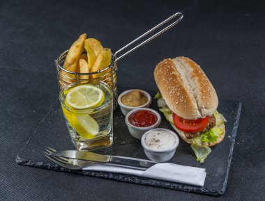 Susam, aromalı w ile bir beyaz ekmek üzerinde Sağdan Görünüm