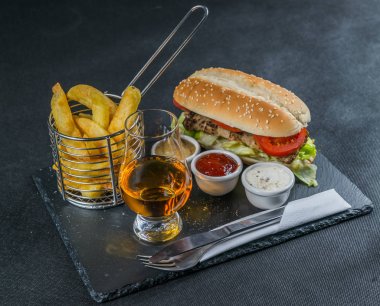 Sol Görünüm susam, aromalı wi ile bir beyaz ekmek üzerinde