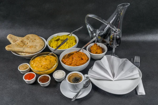 Oriental Indische instellen, kip korma, kip tikka masala, pilau — Stockfoto