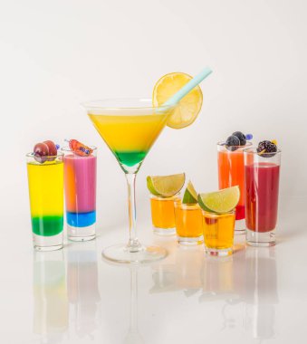 Renk içki içecekler renkli dizi, dekore limonu, renk 