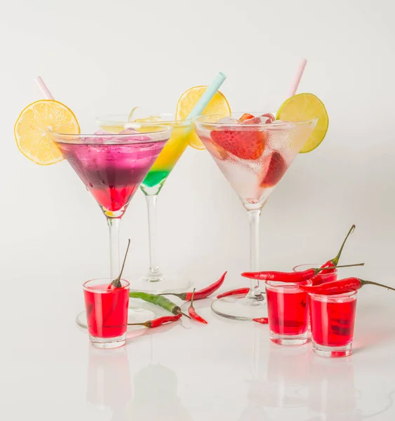 Zestaw kolorowych napojów, kolor napój z owoców i pep — Zdjęcie stockowe