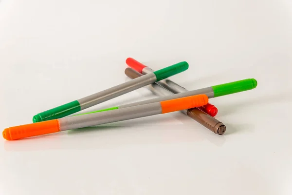 Marcador canetas, vermelho, verde, laranja e marrom, set color highlighte — Fotografia de Stock