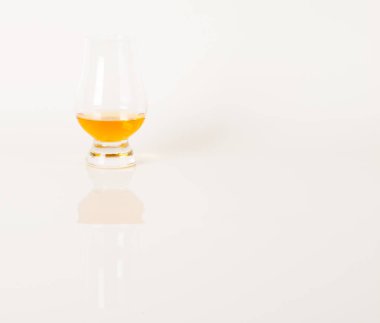 Tek malt cam, cam, beyaz tek malt viski tadımı 