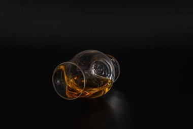 tek malt cam, cam, siyah tek malt viski tadımı 