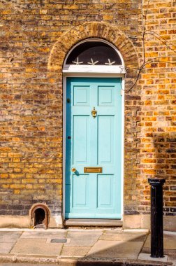 şık bir Konut Binası, ilginç bir facad girişine