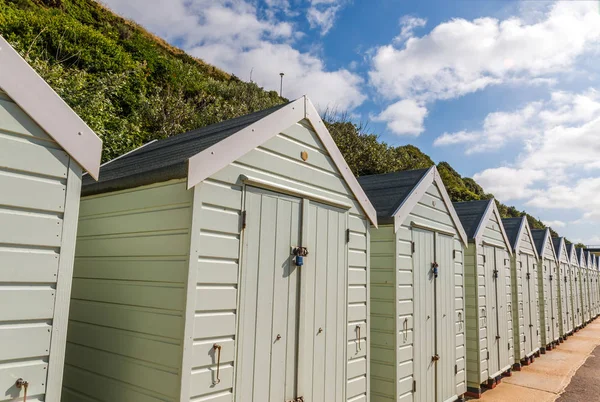 Sahilde, yazlık evler, seasi kapıya whitel beyaz evler