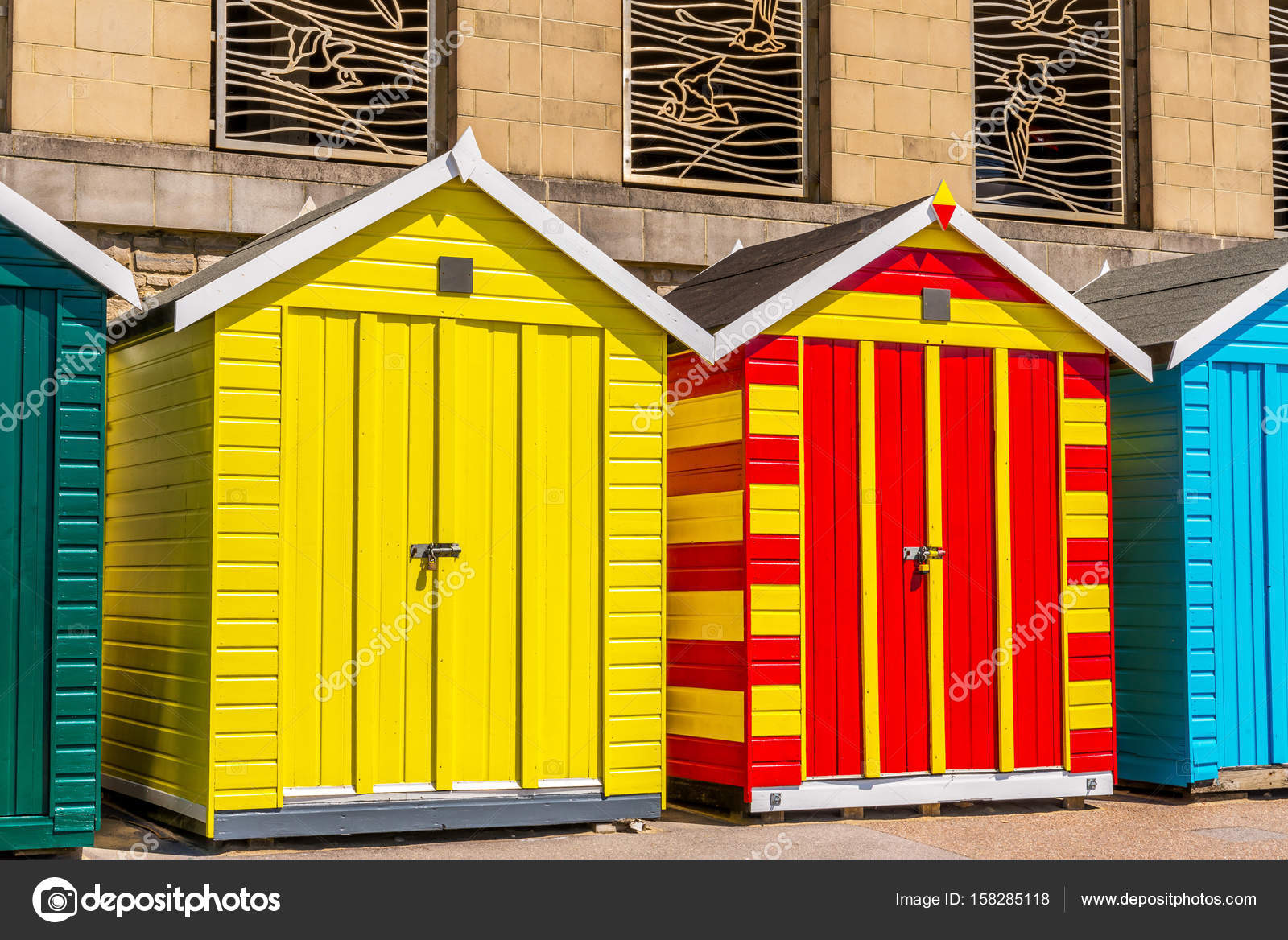 Maisons Colorees Sur La Plage Photographie Q77photo C 158285118