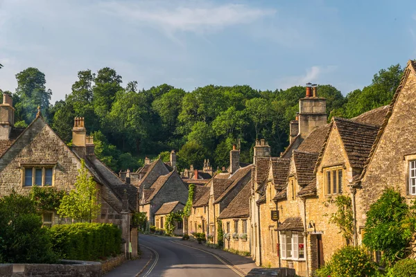 Eski İngiliz kasabası ve güzel tarihi binalar, eski street, h