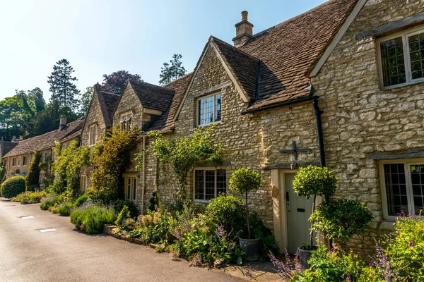eski şehir ve güzel taş binalar, eski street, HIST İngilizce